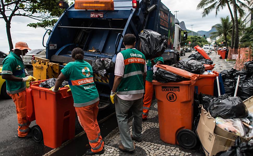 Lixo no Rio de Janeiro 23/02/2019 Cotidiano Fotografia Folha de S.Paulo Lixo no Rio de Janeiro 23/02/2019 Cotidiano Fotografia Folha de S.Paulo