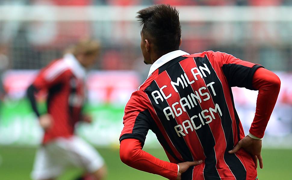 Casos de racismo no futebol