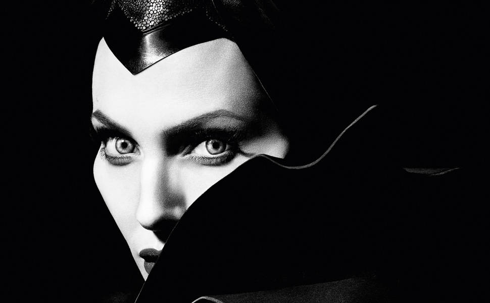Angelina Jolie: anjo ou demnio?