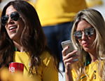 Movimentação de torcedoras no Itaquerão, no jogo de abertura da Copa do Mundo, entre Brasil e Croácia