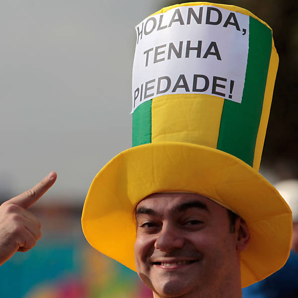 Cartazes da torcida no ltimo jogo do Brasil