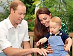 Catherine, a duquesa de Cambridge, ao lado do príncipe William e seu filho George visitam exposição de borboletas no Museu de História Natural de Londres