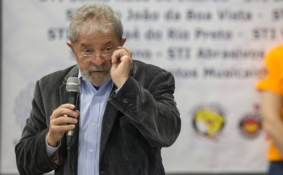 Lula participa de congresso na Praia Grande