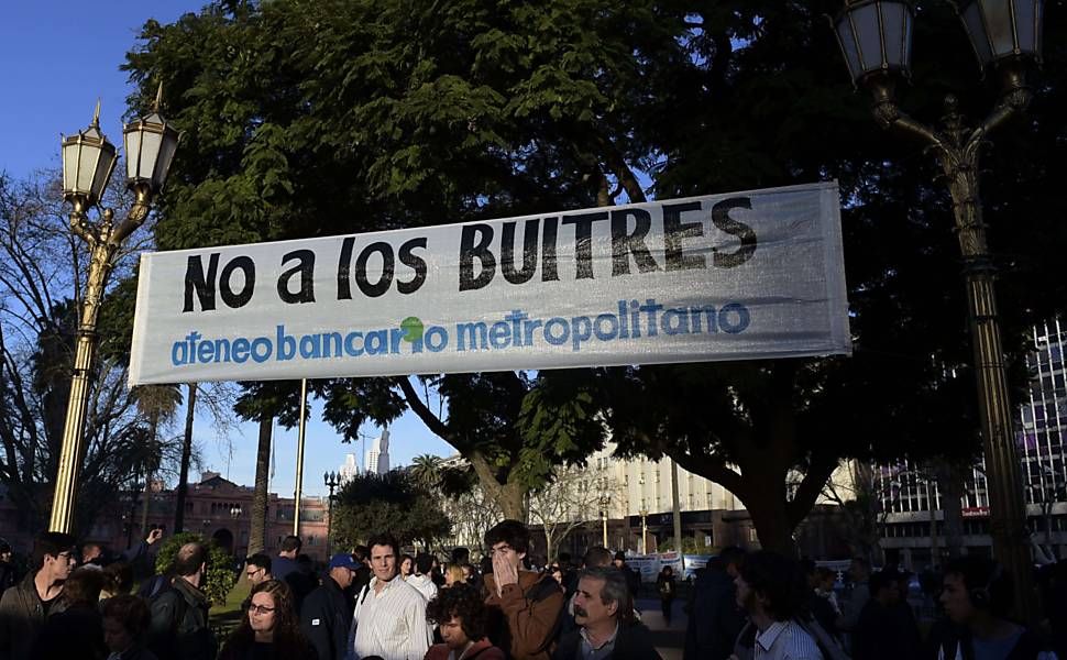 Argentinos protestam contra fundos credores