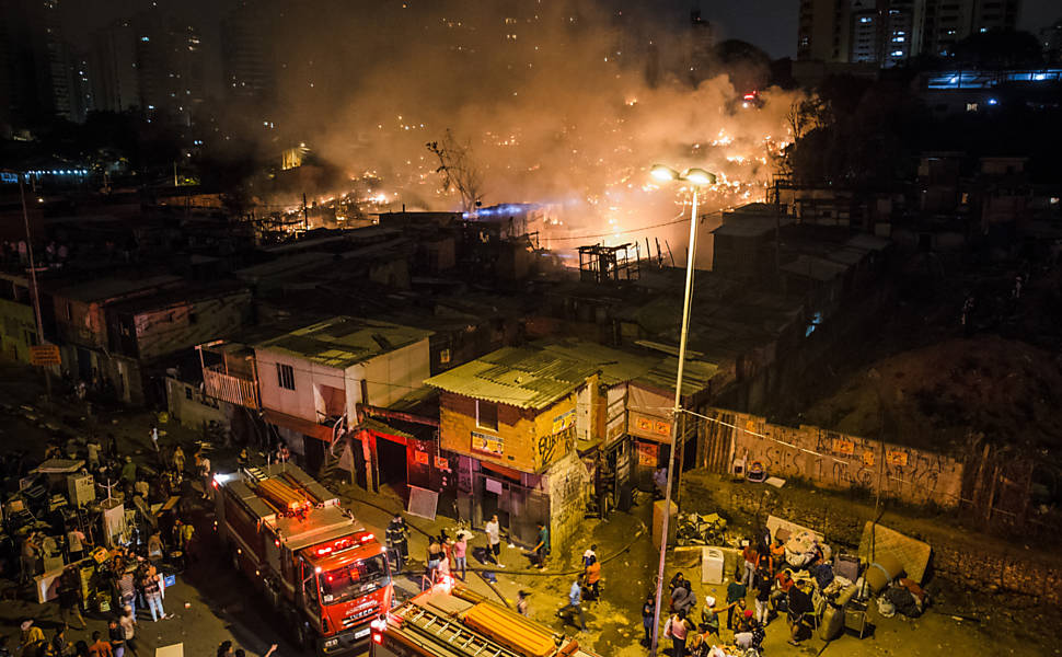 Incndio em favela na zona sul de SP