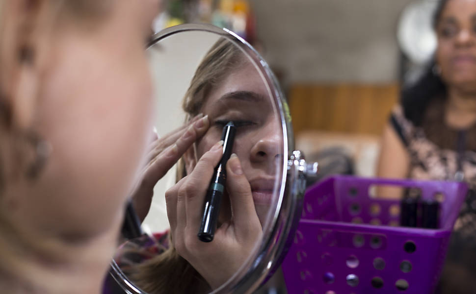 Aulas de Maquiagem para Deficientes Visuais