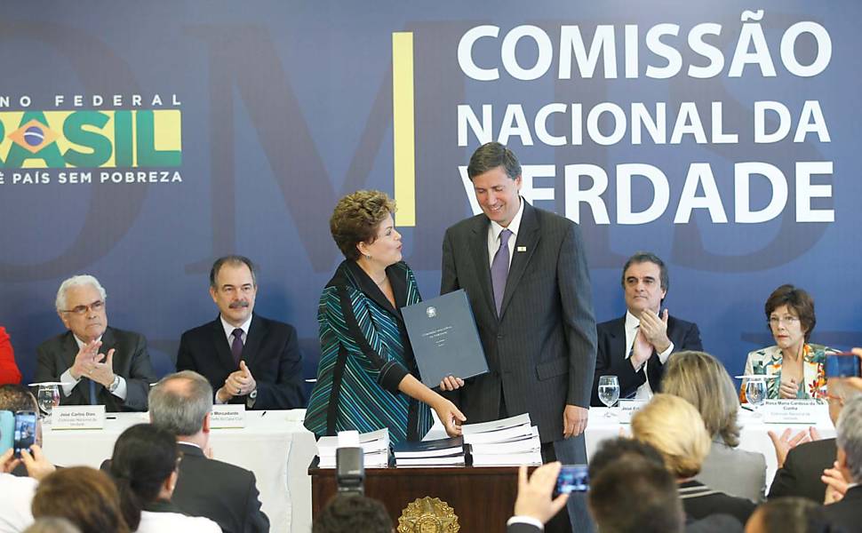 Dilma recebe relatrio da Comisso da Verdade
