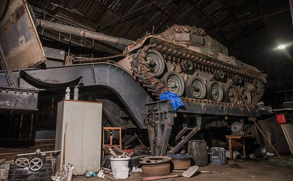 Polícia encontra tanques de guerra e cargas roubadas 