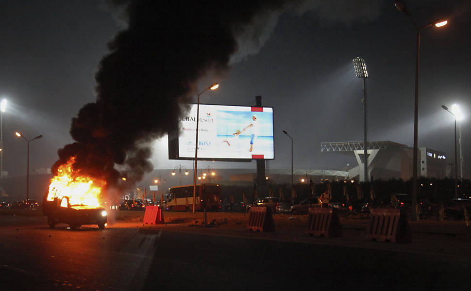 Confrontos matam torcedores no Egito