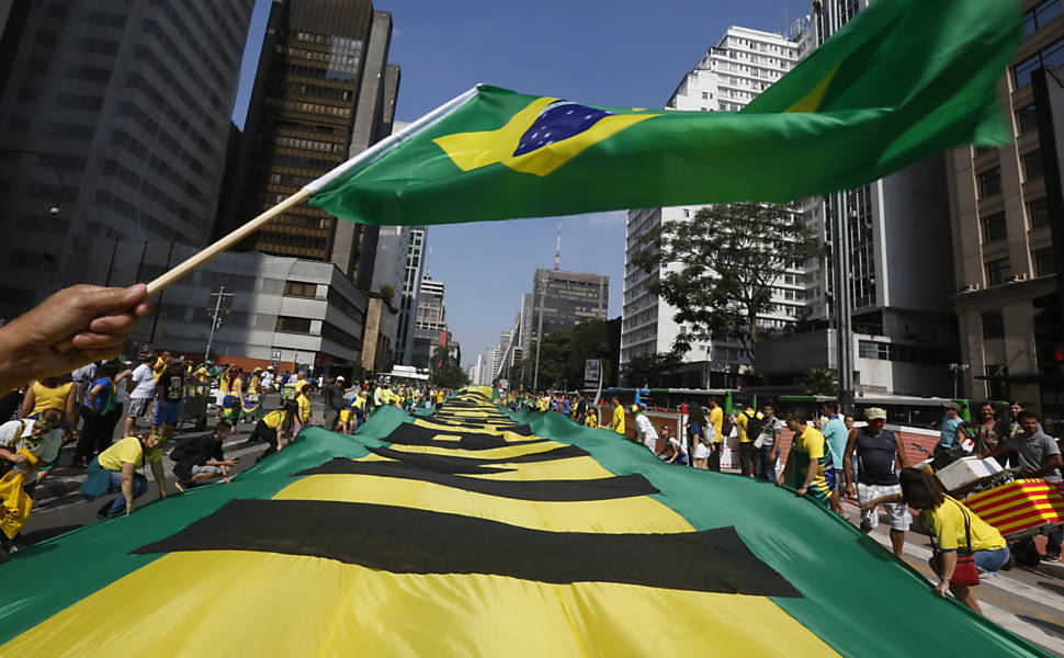 Protestas contra el gobierno de Rousseff en 24 estados y el Distrito Federal 