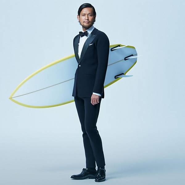 Quiksilver Japo cria terno para surfar
