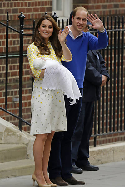 Kate Middleton d  luz uma menina