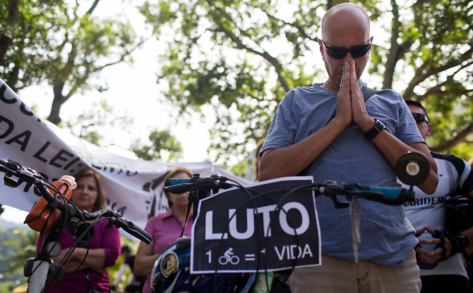 Protesto de ciclistas no Rio de Janeiro