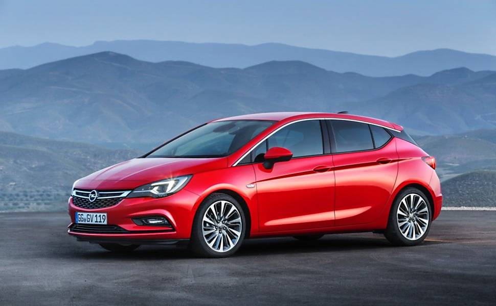Com a produo finalizada em 2011 no Brasil, Astra continua sendo um dos mais vendidos pela Opel na Europa