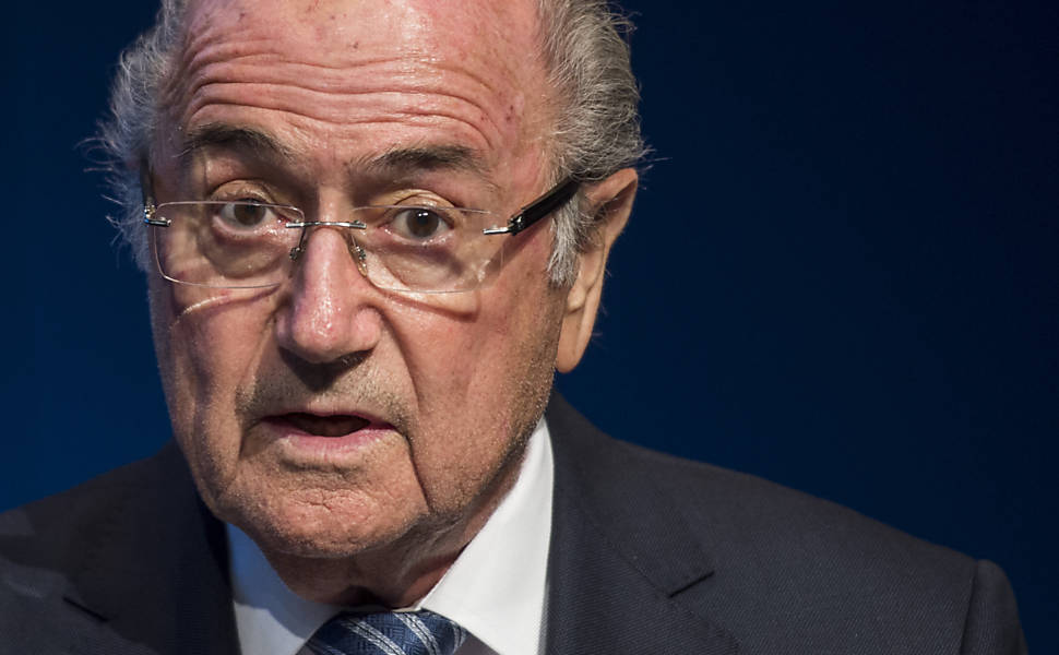 Blatter renuncia à presidência da Fifa