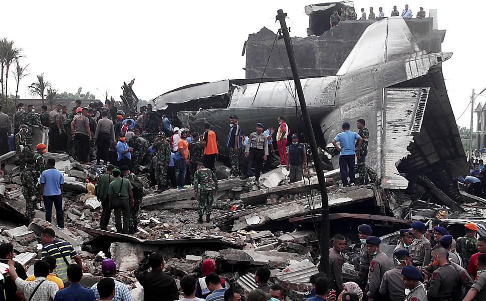 Acidente de avio militar na Indonsia