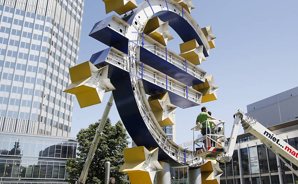 Escultura do euro em Frankfurt