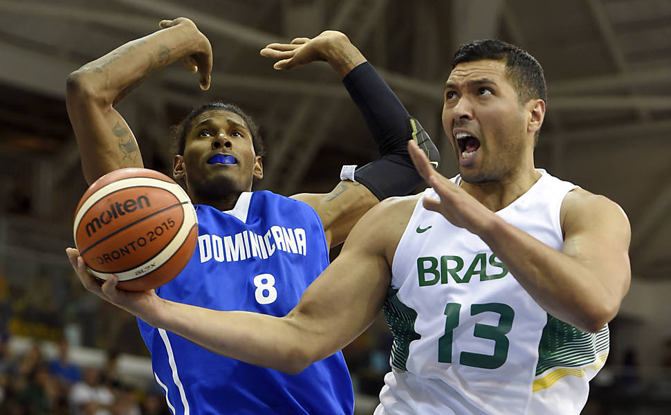 No basquete masculino, Brasil amassa o Chile e avança no Pan