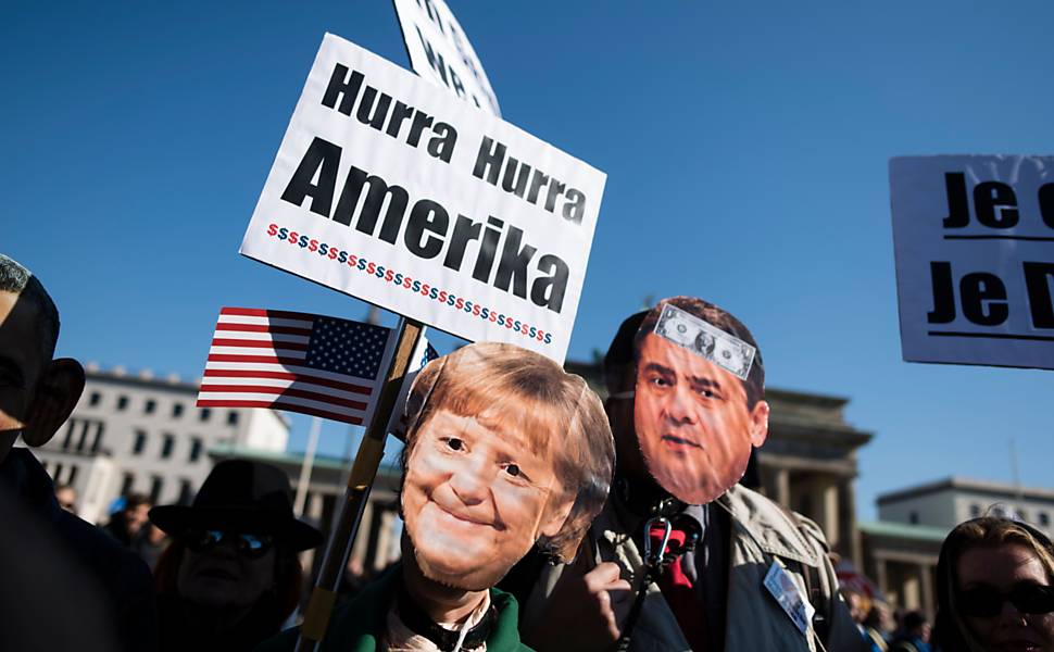 Protesto na Alemanha contra acordo entre EUA e UE