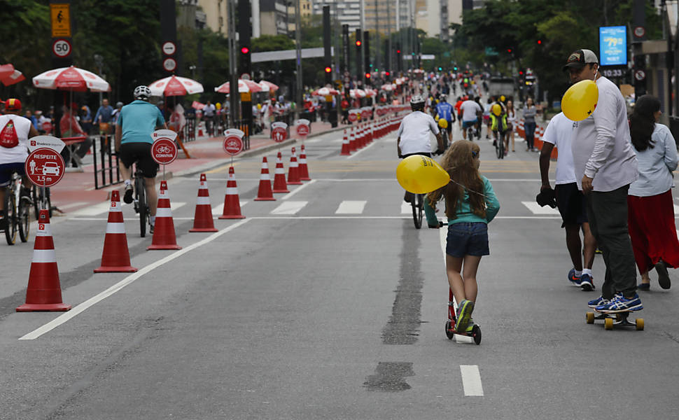 Avenida Paulista fechada para carros