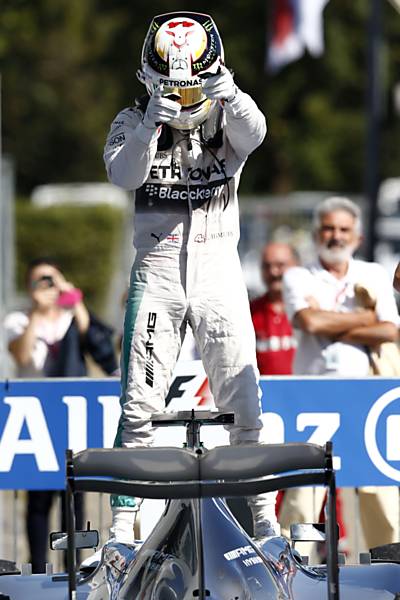 Vitrias de Lewis Hamilton em 2015