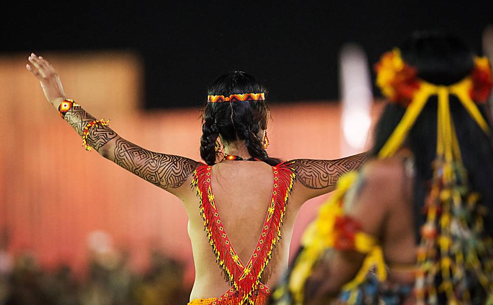 Desfile De Ndias Cotidiano Fotografia Folha De S Paulo