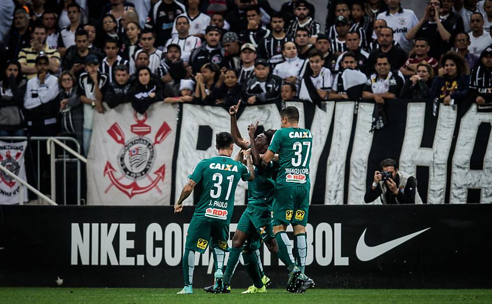 Corinthians X Coritiba - 14/04/2019 - Esporte - Fotografia - Folha De S ...