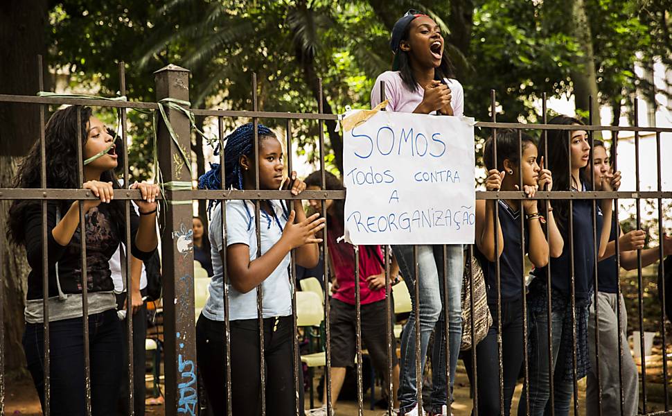 Protestos contra reforma nas escolas estaduais de SP