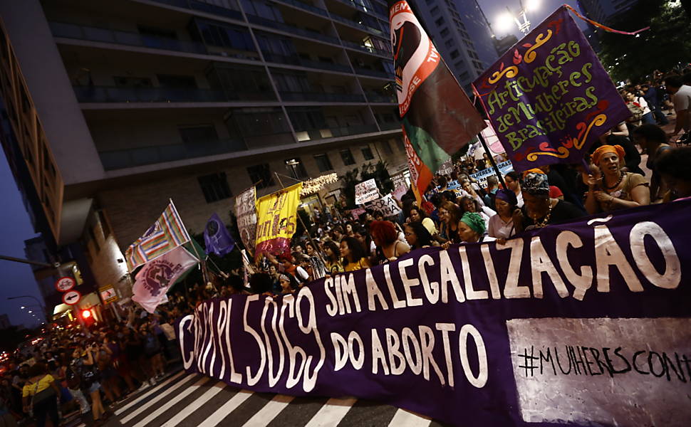 Protestos contra Cunha e 'PL do aborto
