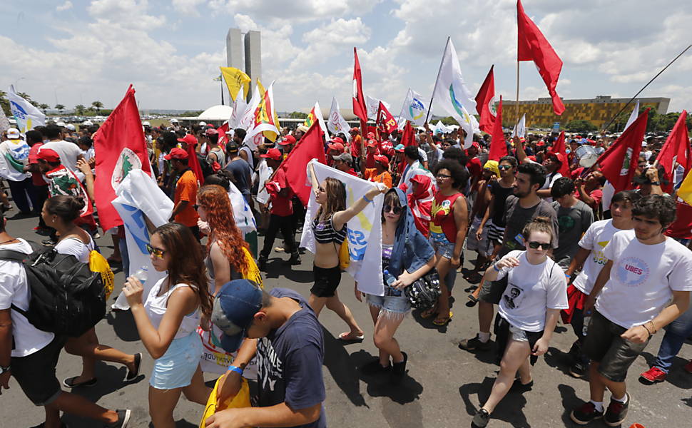 Protestos contra Cunha e 'PL do aborto