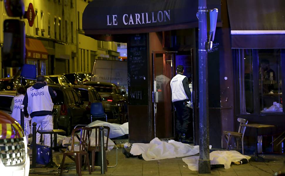 Ataques com tiros e explosões em Paris