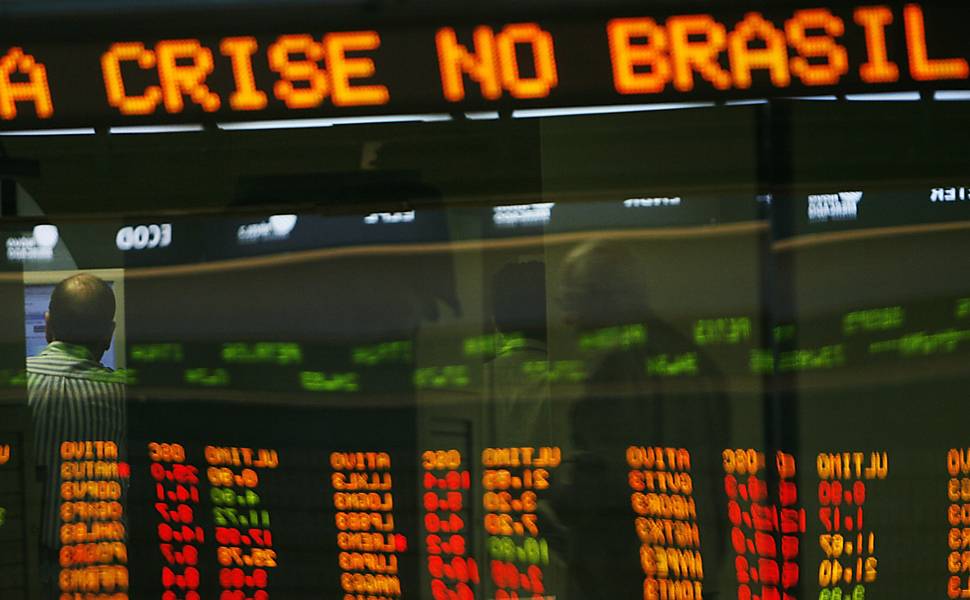 Brasil aprofunda recessão em 2015