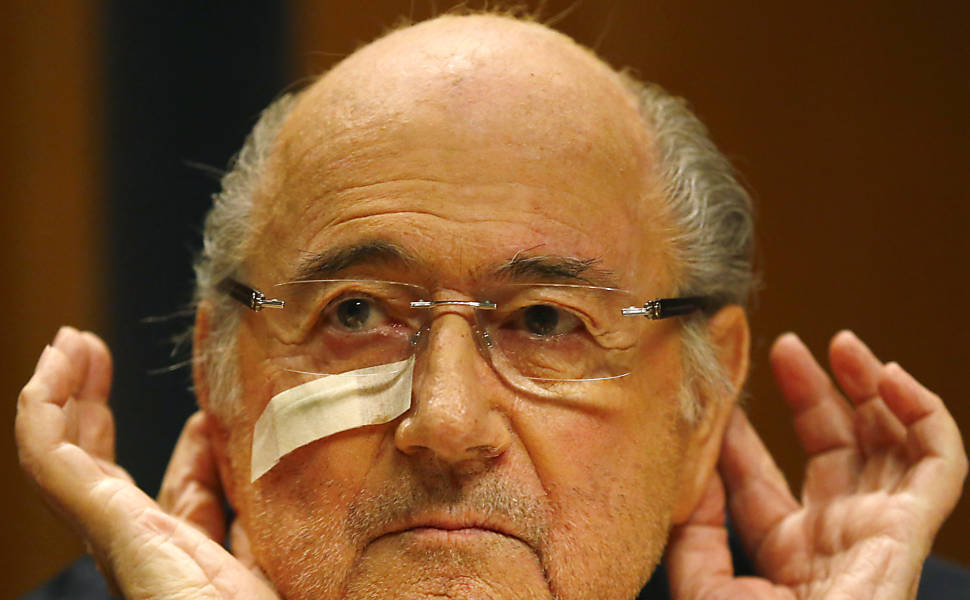 Blatter  suspenso por oito anos