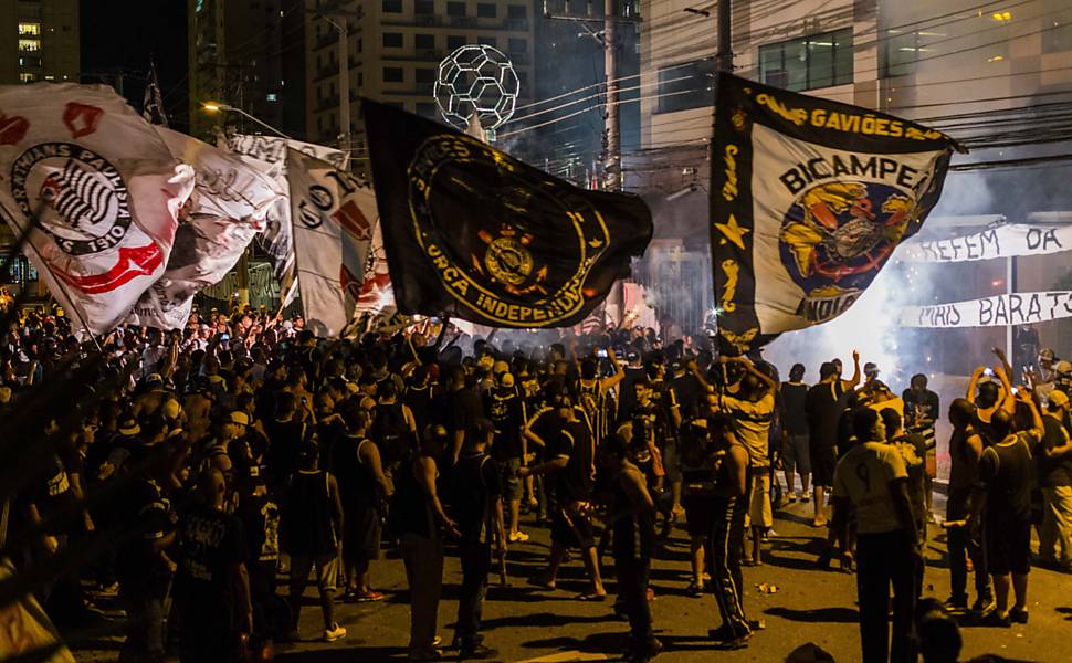 Protesto de organizadas do Corinthians