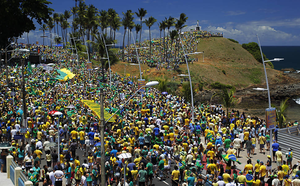 Manifestao vista do alto - Pelo Brasil