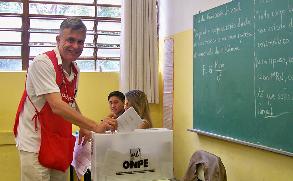Los peruanos votan en So Paulo