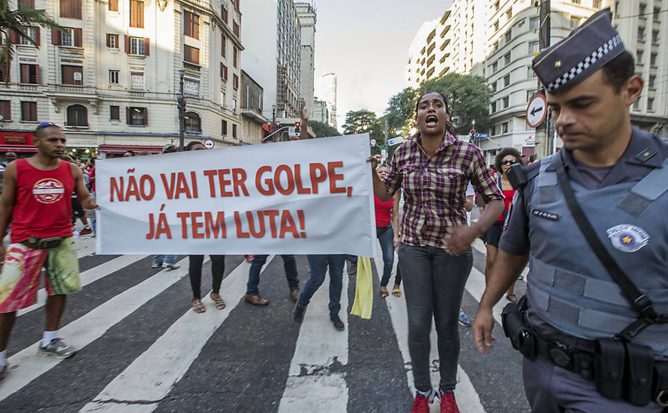 Grupos pr-Dilma protestam em So Paulo