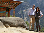 Principe William e Kate Middleton visitam o monastério do Ninho do Tigre, próximo a Paro, no Butão 