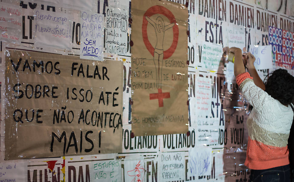Atos contra estupro em So Paulo e Rio
