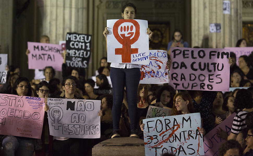 Atos contra estupro em So Paulo e Rio
