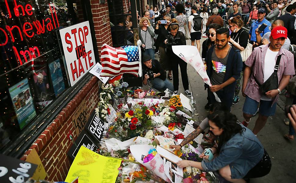 Homenagens pelo mundo s vtimas de boate em Orlando