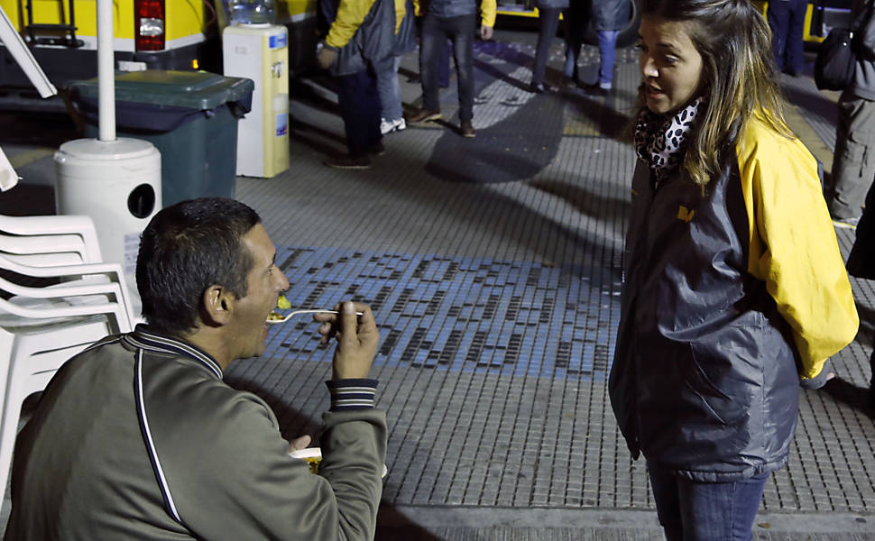Governo de Buenos Aires d assistncia a moradores de rua