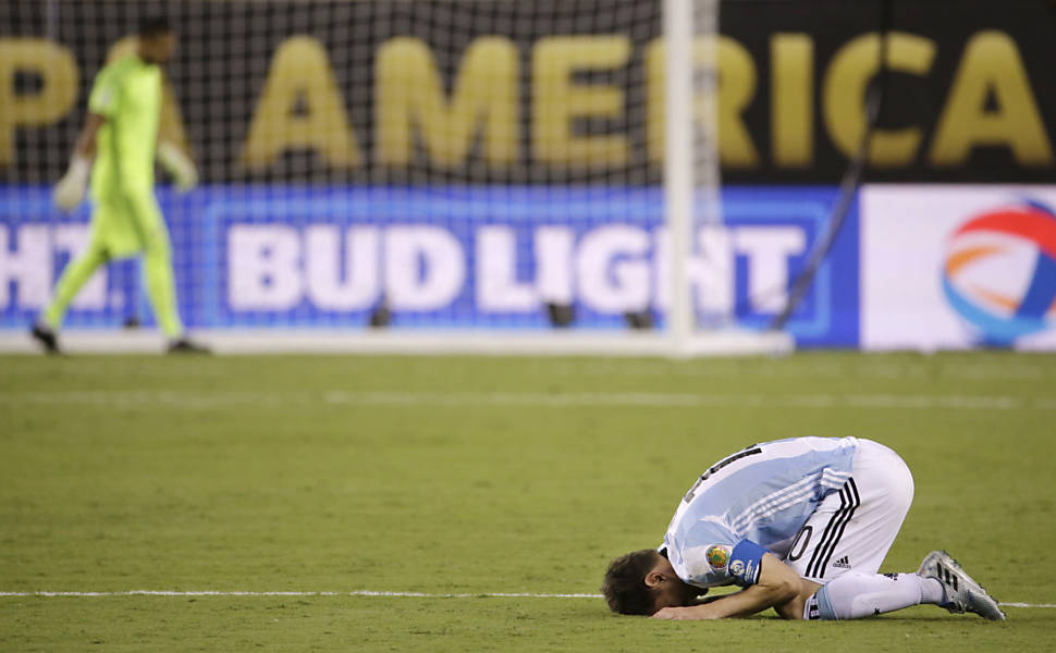 Argentina espera repetir Espanha de 2010: campeã apesar de derrota