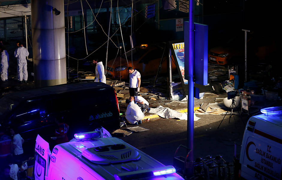 619007-940x600-1 Atentado com bombas deixa ao menos 36 mortos no aeroporto de Istambul