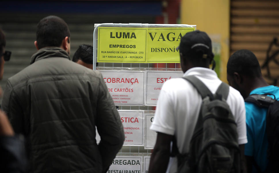 Desemprego cresce no Brasil