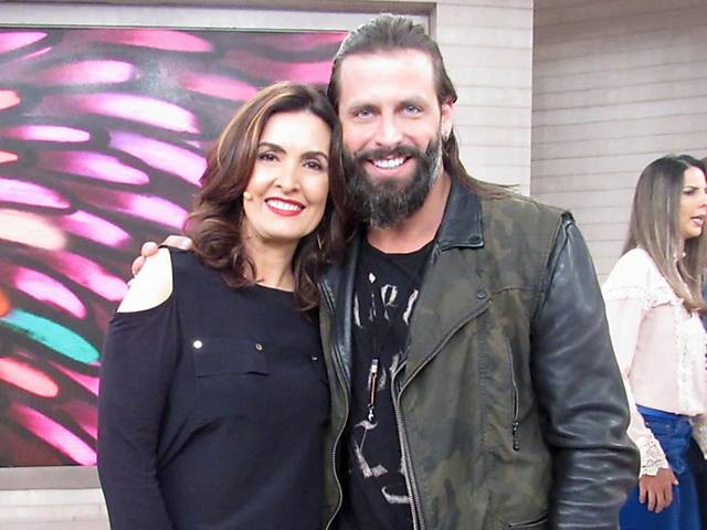 Henri Castelli e Fátima nos bastidores do programa Encontro