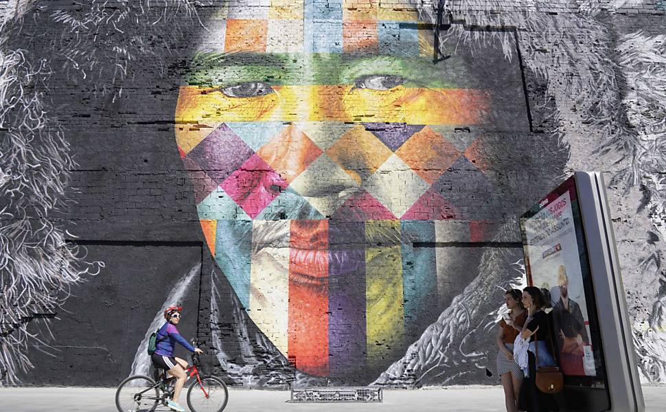 Com tema olmpico, Kobra faz o maior grafite do mundo