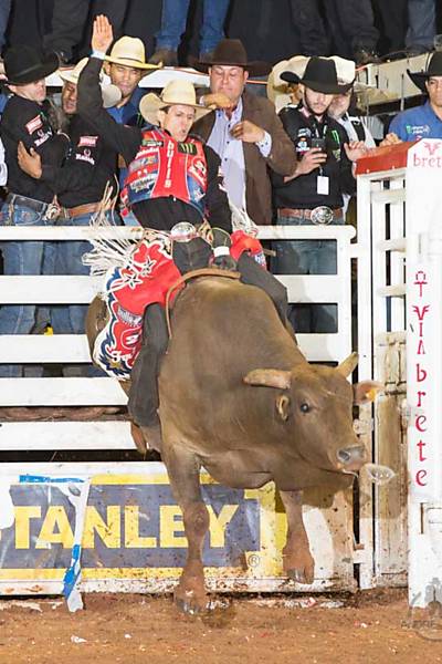 Rodeio de Leme - Aoooo galera de peão!!!!!!!🤠 Mais uma boiada confirmada  para vocês, o que era bom vai ficar ainda melhor!! @ciaderodeiofortaleza 💥