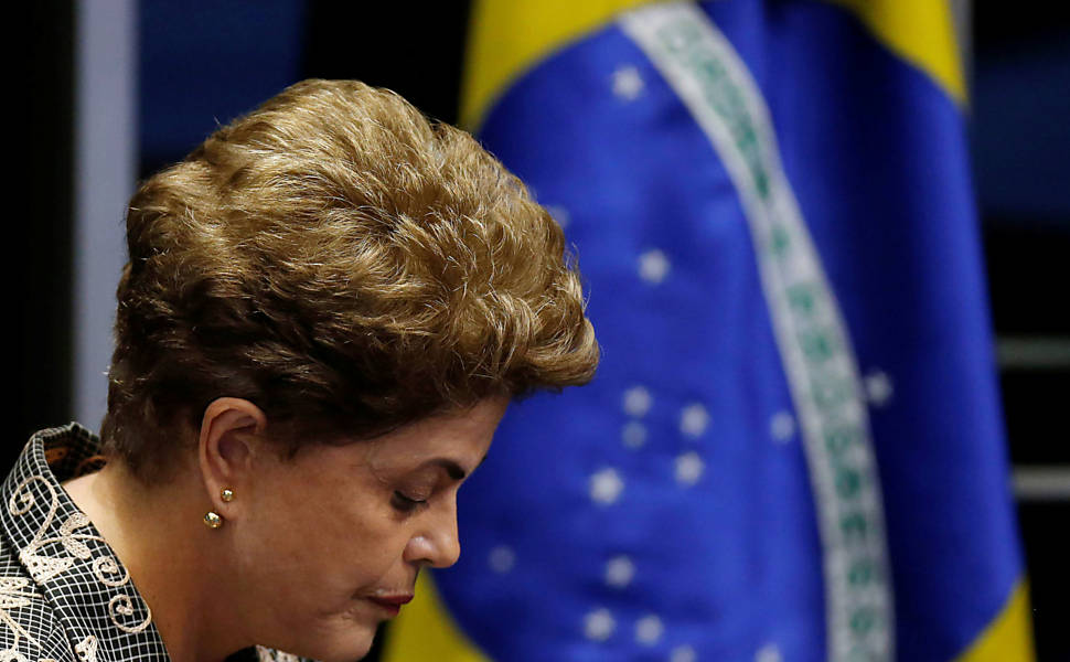 Dilma Rousseff fala ao Senado para se defender