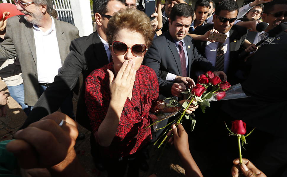Dilma Rousseff deixa o Palácio da Alvorada